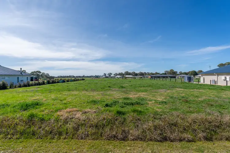 58 Bank Street, Avenel VIC 3664