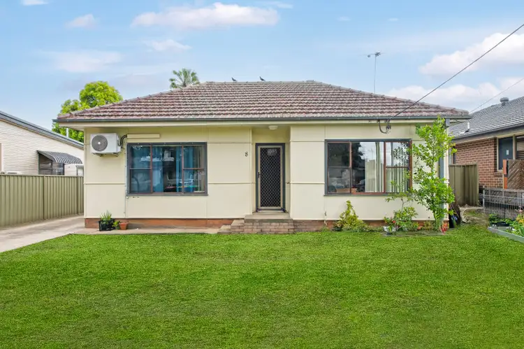 8 Williamson Avenue
