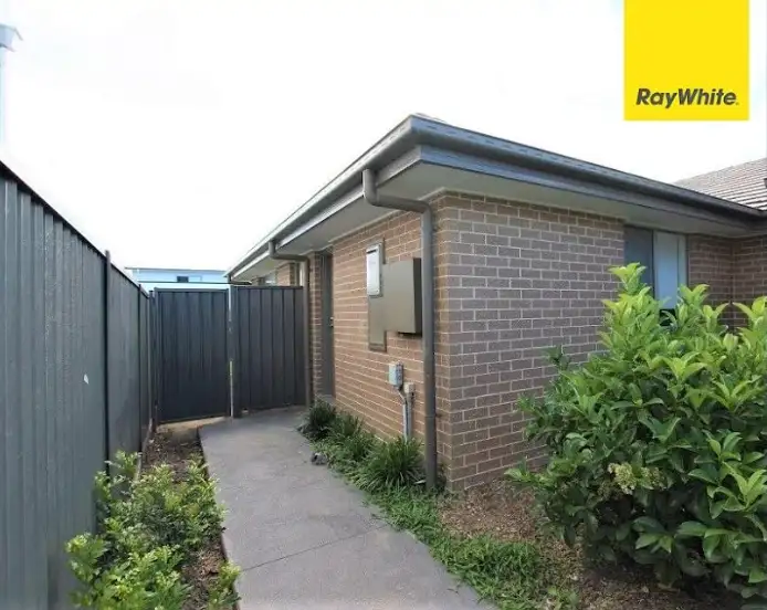 7B Salmon Street, Oran Park NSW 2570