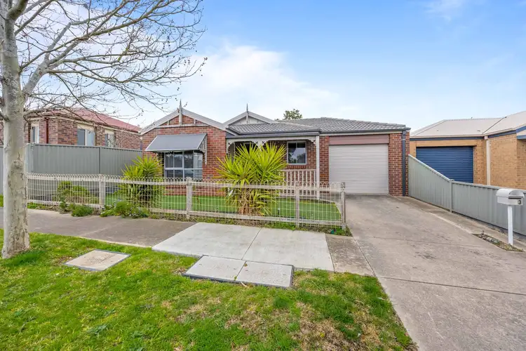 3 Yarra Park Drive