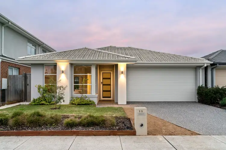 55 Flanagan Crescent