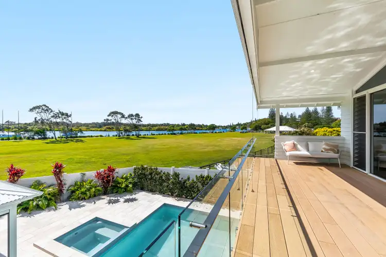 4 Bent Street, Yamba NSW 2464