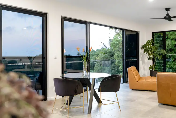 11 Seascape Close, Palm Cove QLD 4879