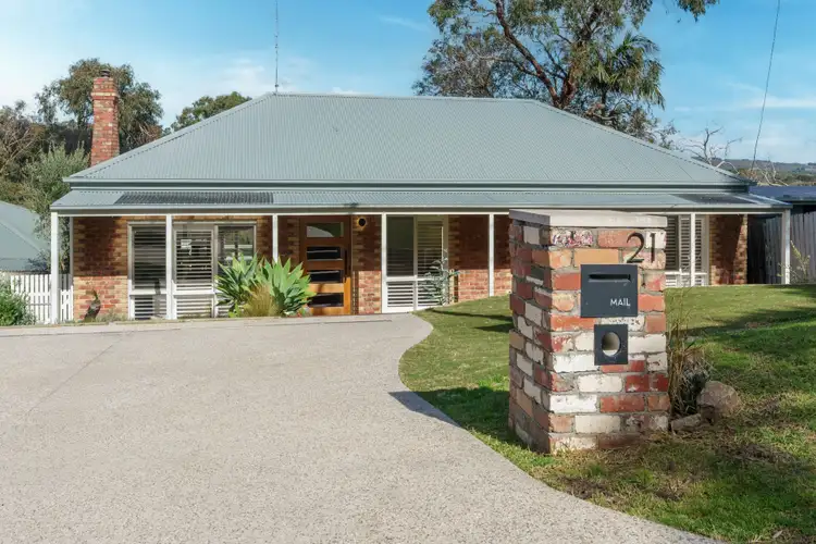 21 Warrain Avenue, Rosebud VIC 3939