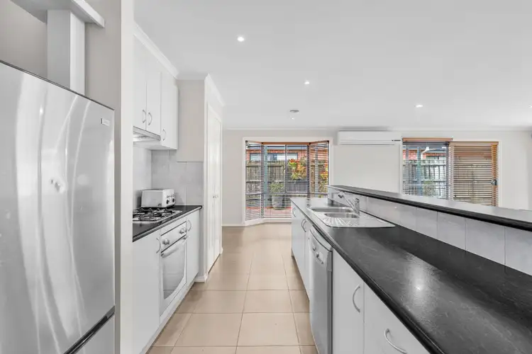 Sixth view of Homely house listing, 8 Halsbury Place, Skye VIC 3977