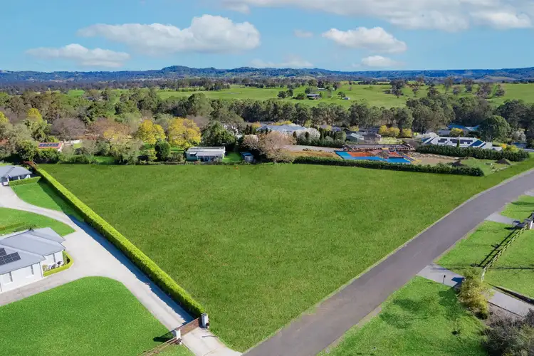 6 Wirrinya Place, Grasmere NSW 2570