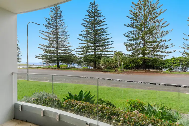 2/7 Pacific Parade, Yamba NSW 2464