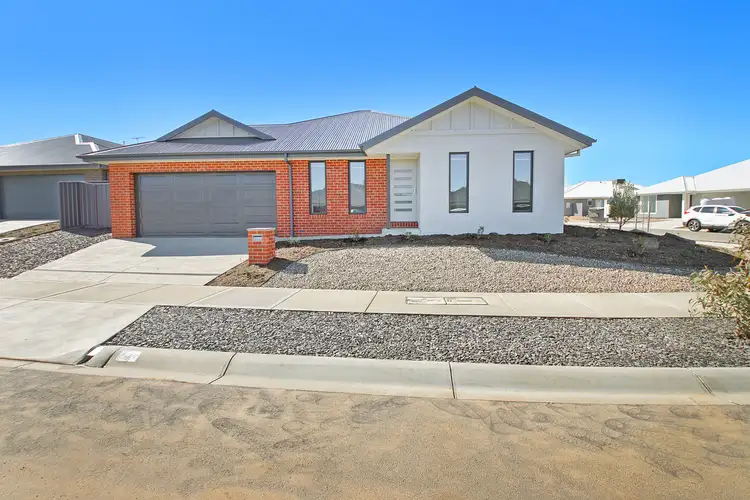 4 Bradford Drive, Thurgoona NSW 2640