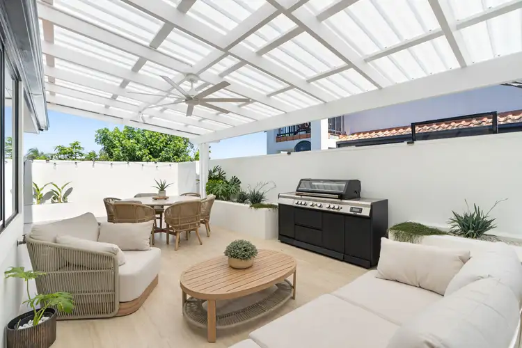 1804/2214 Gold Coast Highway, Mermaid Waters QLD 4218