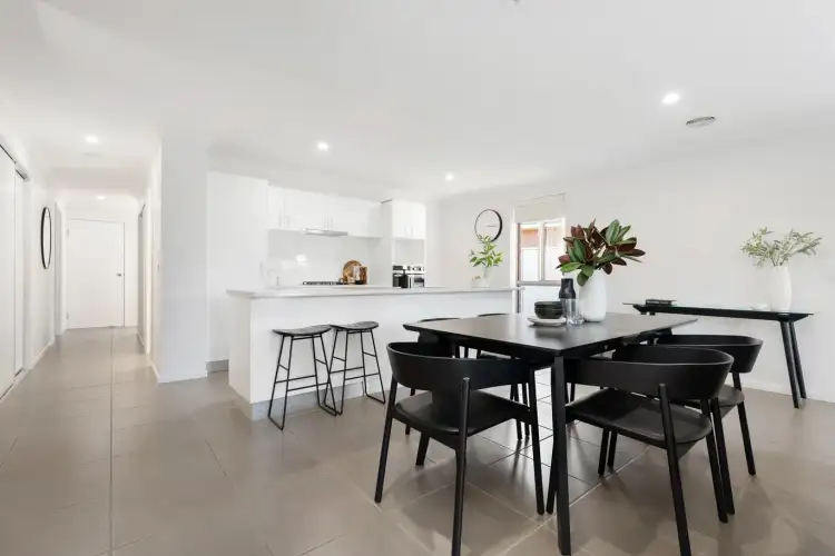 22 Royce Crescent, Lavington NSW 2641