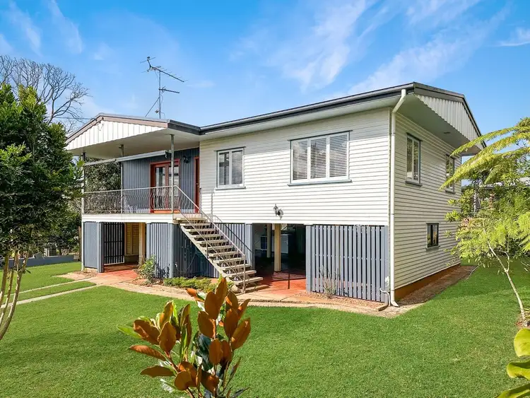 16 Fourth Avenue, Atherton QLD 4883