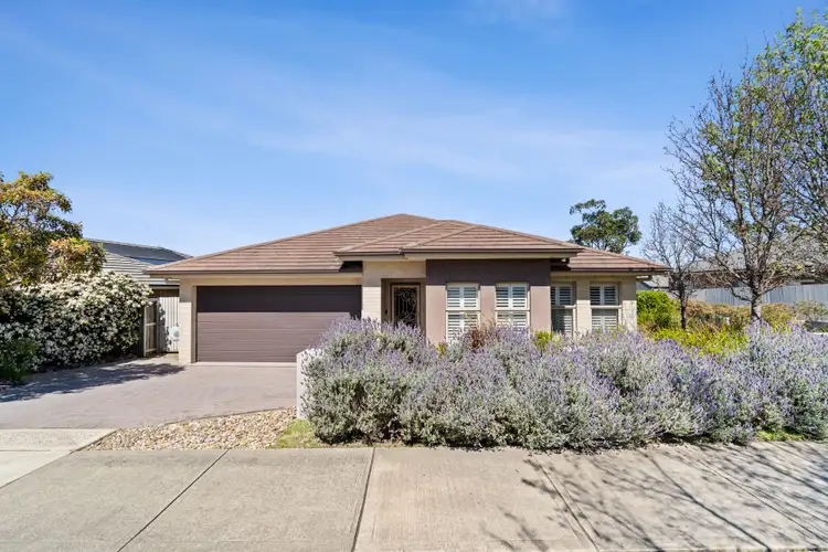 8 Fairbank Drive, Gledswood Hills NSW 2557