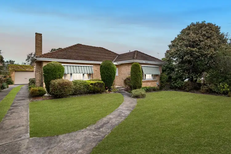 14 Winbourne Road, Mount Waverley VIC 3149