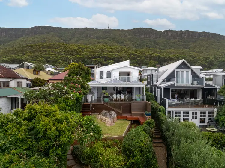 415 Lawrence Hargrave Drive