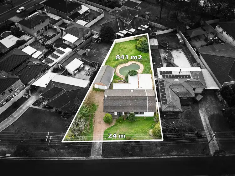 14 Chesham Parade, Glenfield NSW 2167
