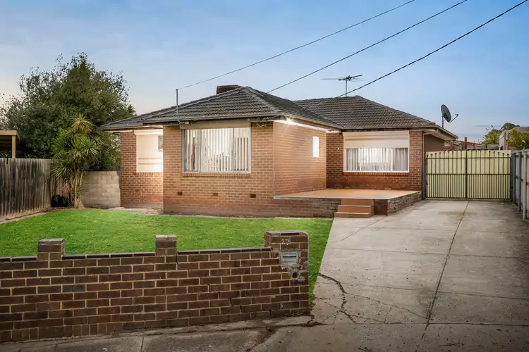 27 Cambridge Way, Campbellfield VIC 3061