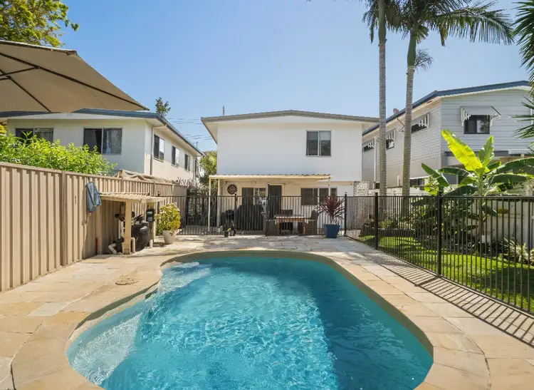 64 Sportsground Street