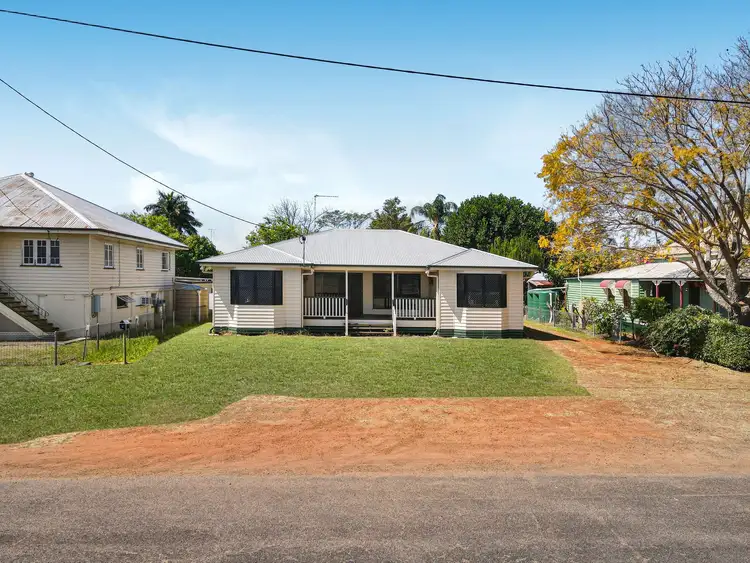 8 Palm Avenue, Forest Hill QLD 4342