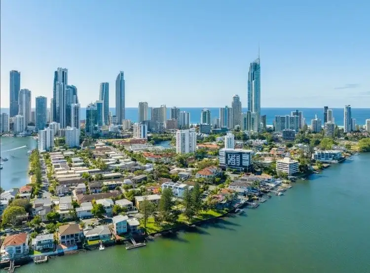 1/6 Sunrise Boulevard, Surfers Paradise QLD 4217