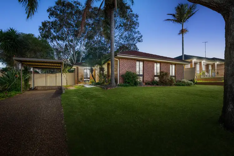 31 Hamlet Crescent, Rosemeadow NSW 2560