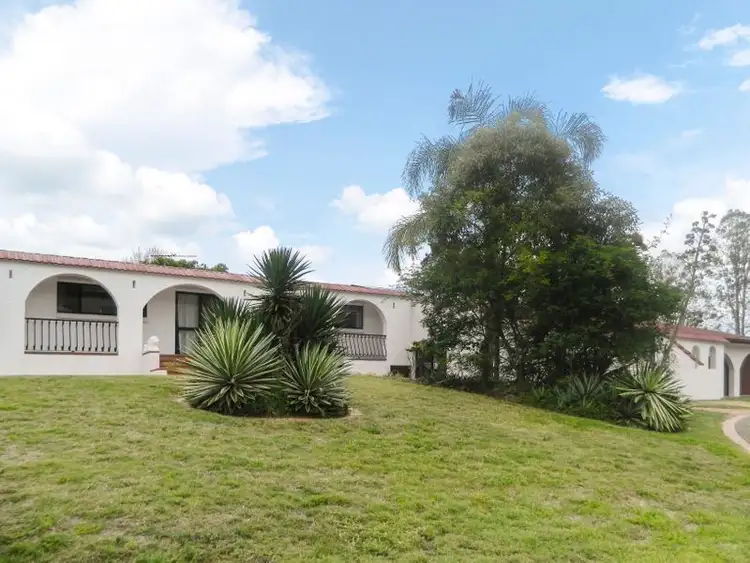3 Blaxland Court, Mount Ommaney QLD 4074