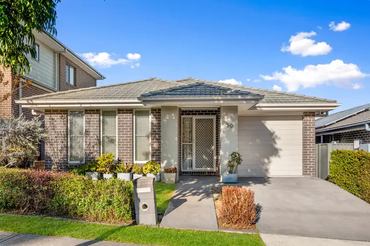 39 Portsmouth Circuit, Jordan Springs NSW 2747