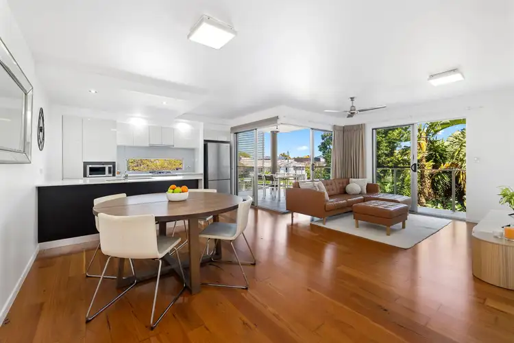 10/2 Barramul Street, Bulimba QLD 4171