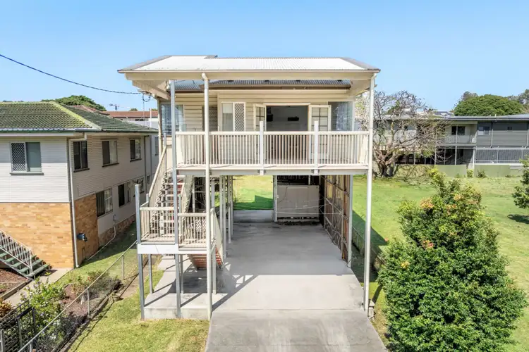64 Hyde Road, Yeronga QLD 4104
