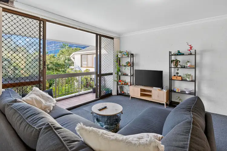 10/13 Federation Avenue, Broadbeach QLD 4218