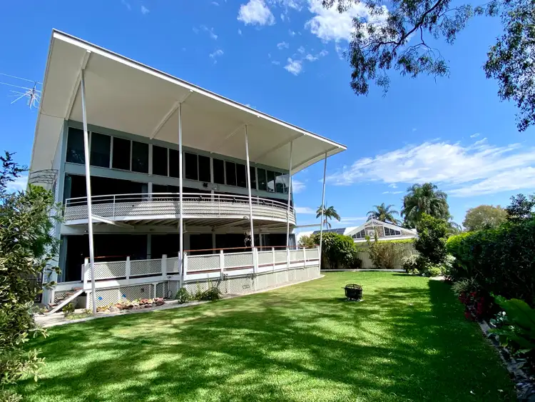 19 Howard Court, Sandstone Point QLD 4511