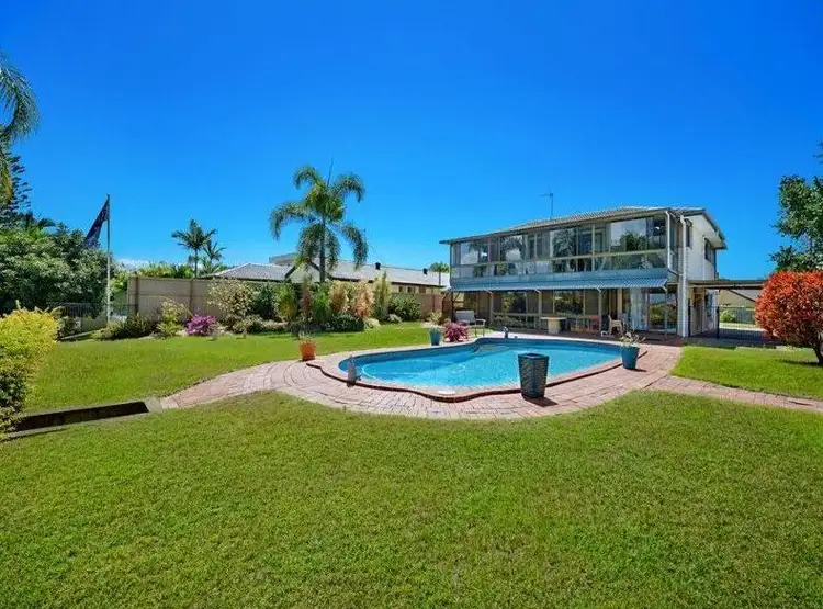 4 Alma Street, Broadbeach Waters QLD 4218