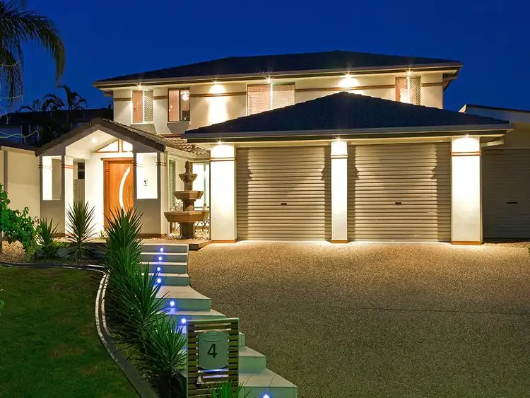 4 Carlton Court, Carindale QLD 4152
