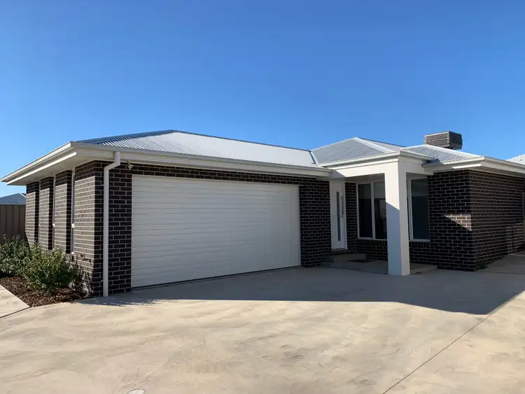 2/8 Wylie Court, Boorooma NSW 2650