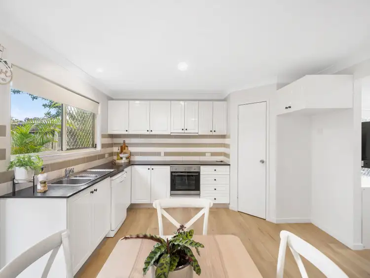 4/36 Silvyn Street, Redcliffe QLD 4020
