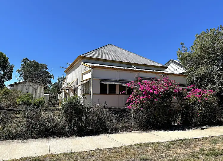 42 Ash Street, Barcaldine QLD 4725
