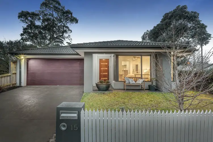 15 Travertine Crescent, Doreen VIC 3754