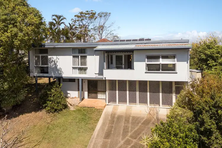 10 Lossock Avenue, Camp Hill QLD 4152