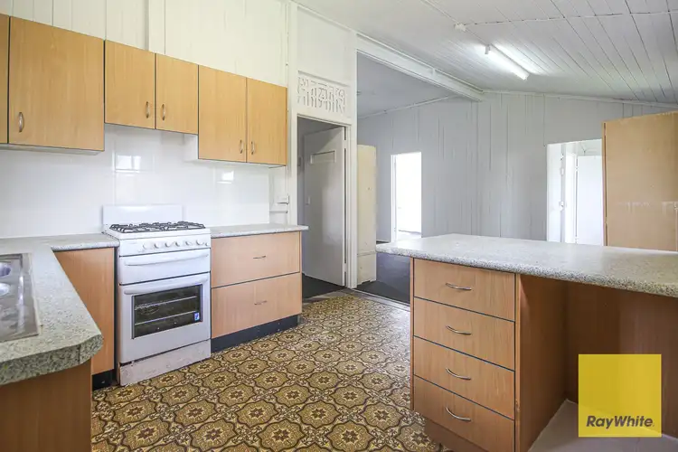 7 Arnold Street, Holland Park QLD 4121