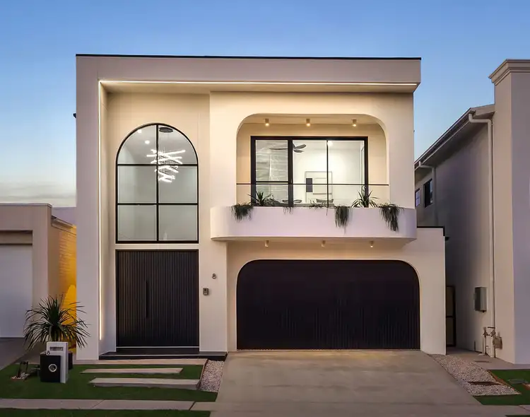 8 Caspian Street