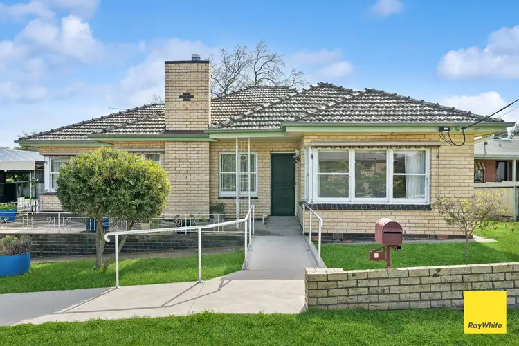 9 Lester Street, Sailors Gully VIC 3556