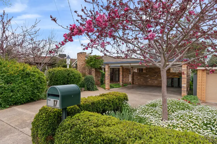 17 Merinda Crescent, Kooringal NSW 2650
