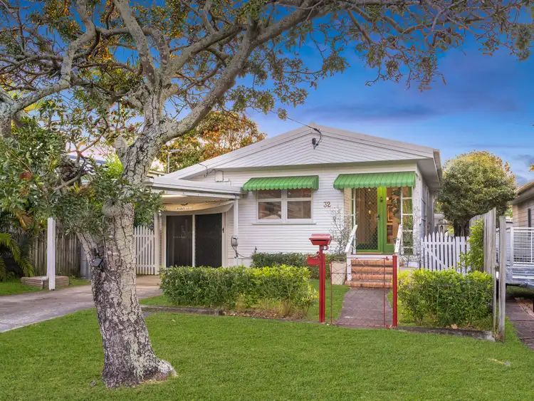 32 Donald Street, Woody Point QLD 4019