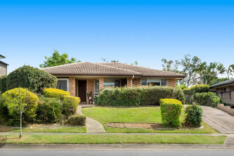6 Buttercup Street, Mansfield QLD 4122