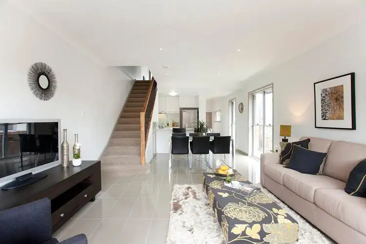 18 Whitley Street