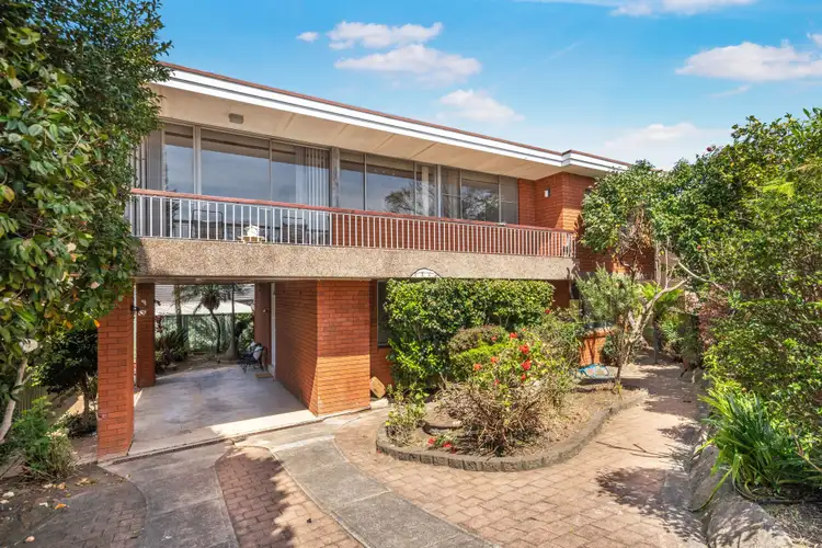 13 Robertson Crescent, Mount Lewis NSW 2190