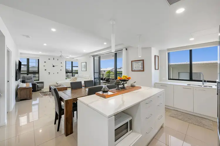 109/37 Sickle Avenue, Hope Island QLD 4212
