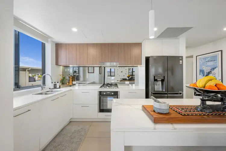 109/37 Sickle Avenue, Hope Island QLD 4212