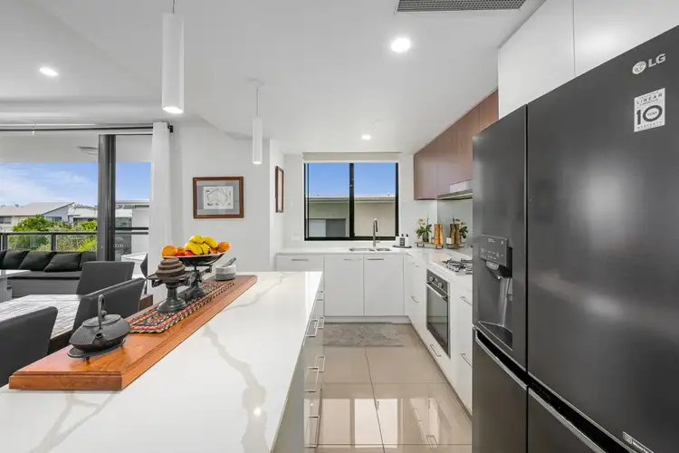 109/37 Sickle Avenue, Hope Island QLD 4212