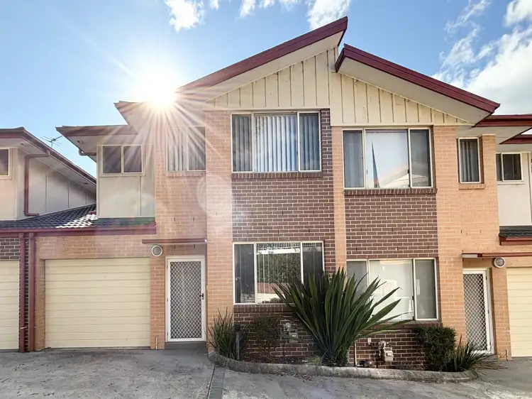 16/221A Waterworth Drive, Mount Annan NSW 2567