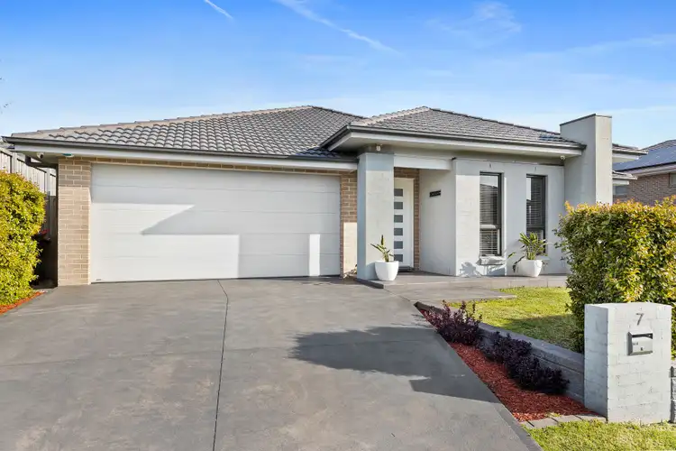 7 Bendalong Street, Tullimbar NSW 2527